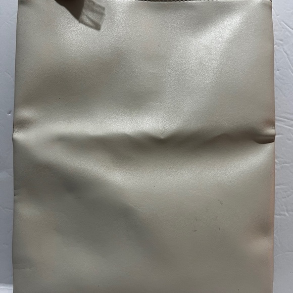 Rachel Pally Floral White Faux Leather Reversible Fold Over Zip Close Clutch - Picture 5 of 11